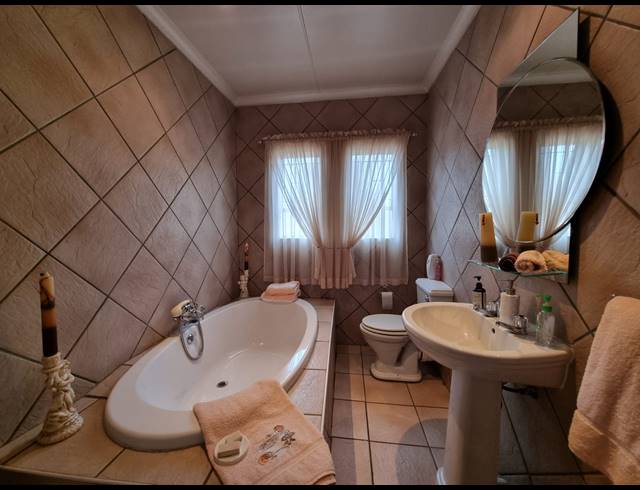 3 BEDROOM TOWNHOUSE FOR SALE IN ARCON PARK